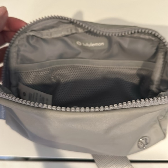 Lululemon Everywhere Belt Bag - Picture 3 of 3